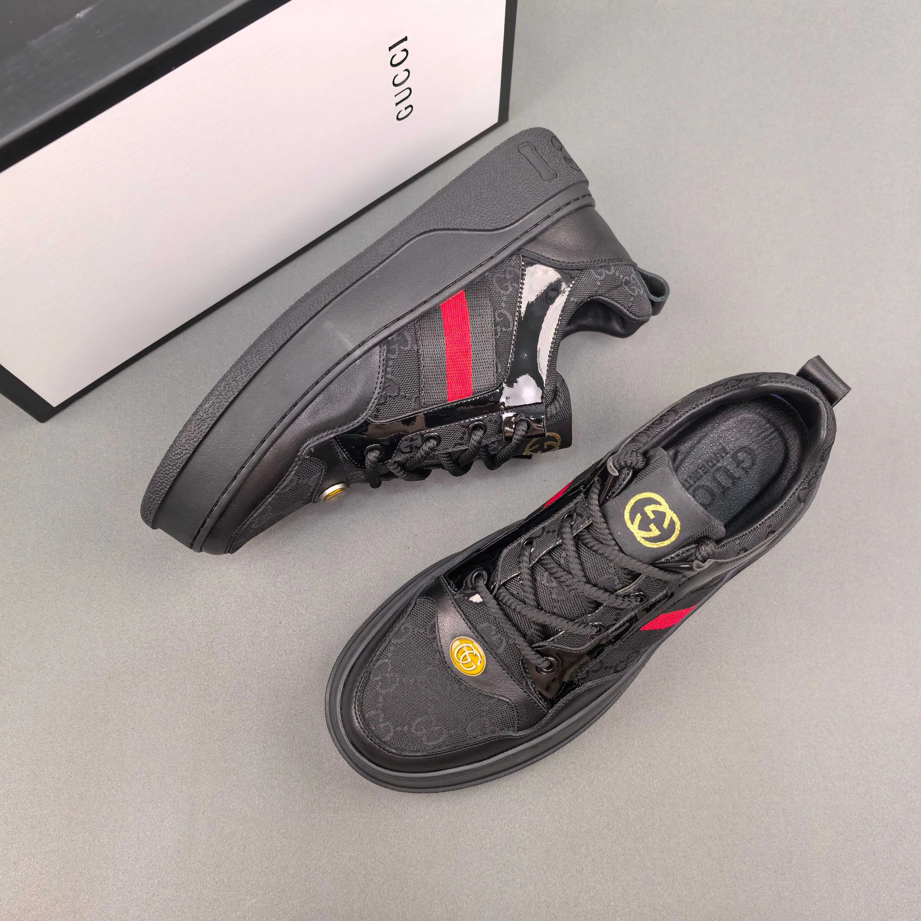 PP440🍒🍒🍒Gucci GUCCI official website latest model🎁classic casual fashion men's shoes👟hot style💥simple and elegant style, exclusive for trendy men. Unique official website latest brand elements👑Gucci original decoration, fashionable and generous, original soft calfskin fabric➕Comfortable soft first-layer pigskin lining ✅The official website specifies wear-resistant casual outsole, the classic model is taken at the counter in real life🎬Color: 2⃣️colors available😍Number 38-44